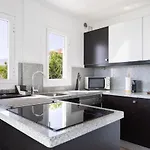 Over The Ocean Apartment
